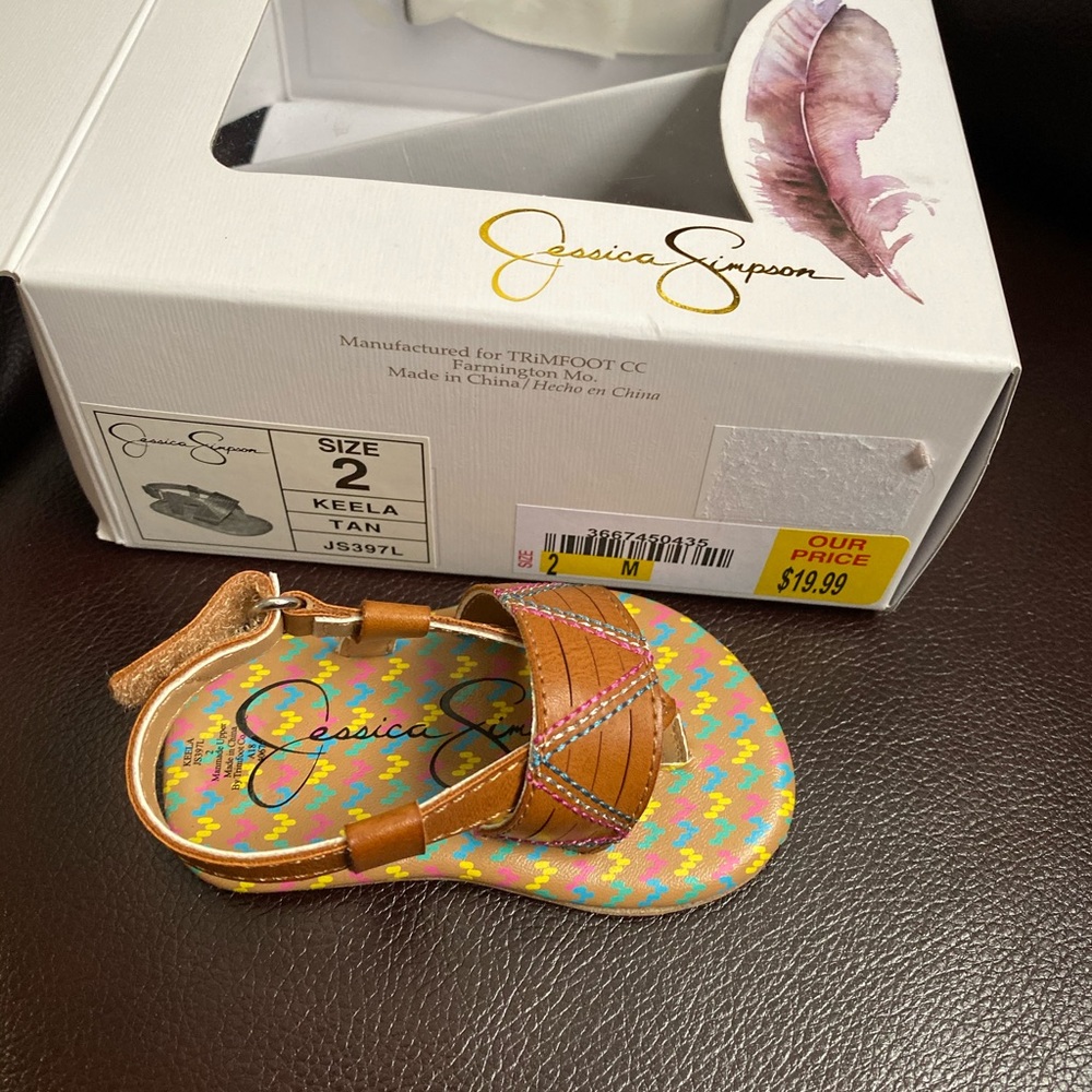 Jessica Simpson never worn